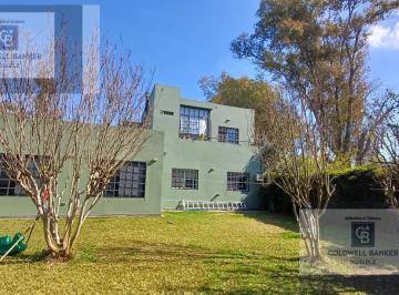 Casa · 638m² · 4 Ambientes · 2 Cocheras · Casa con Pileta en La Bota, Tigre.