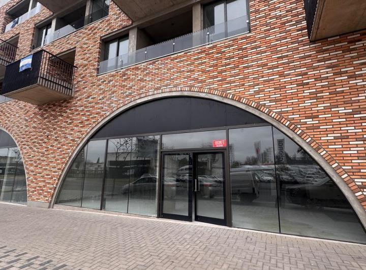 Local comercial · 121m² · 1 Ambiente