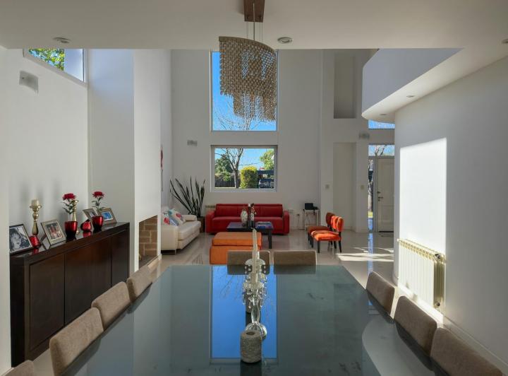 Casa · 483m² · 10 Ambientes · 2 Cocheras
