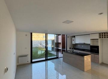 Casa de 10 ambientes, Córdoba · En Venta - Excelente Duplex en Docta a m del Ingreso Principal
