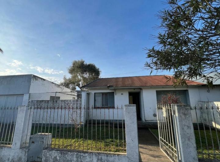 Casa · 63m² · 5 Ambientes · 2 Cocheras