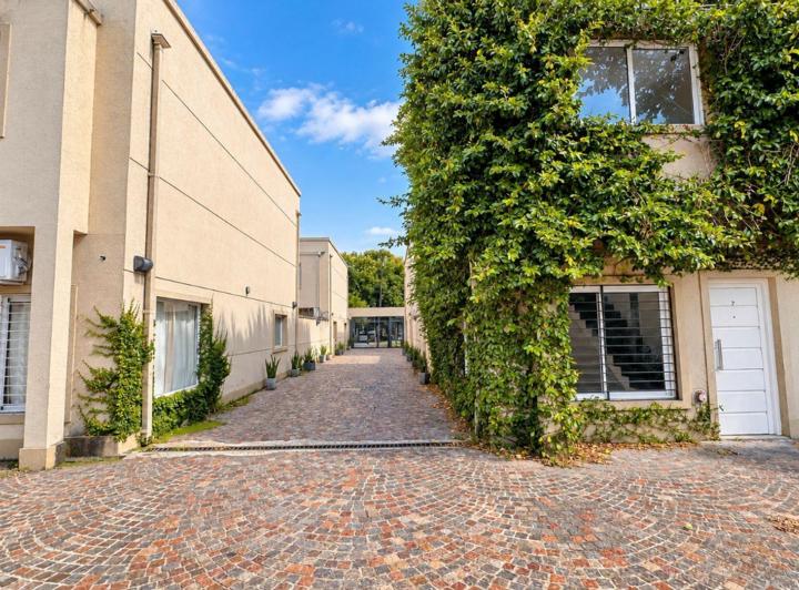 Casa · 80m² · 3 Ambientes · 1 Cochera
