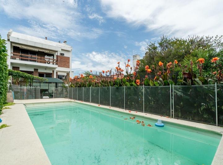 Casa · 568m² · 5 Ambientes · 4 Cocheras