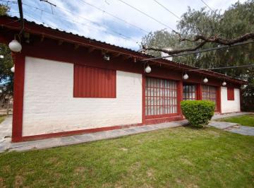 Casa de 8 ambientes, Lunlunta · Casa en Venta de 3 Dorm. C/ Cochera en Lunlunta