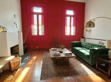 PH · 120m² · 4 Ambientes · Excelente PH con Patio Sobre Una Calle Tranquila a 2 Cuadras del Subte B!