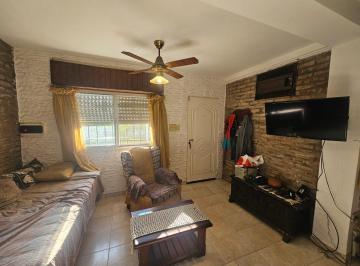 Casa · 103m² · 2 Dormitorios · 1 Cochera · Casa en Granadero Baigorria