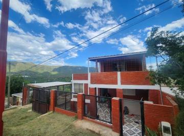 Casa · 123m² · 4 Ambientes · 1 Cochera · Venta Casa 125 m² Bialet Masse, Espectacular Vista