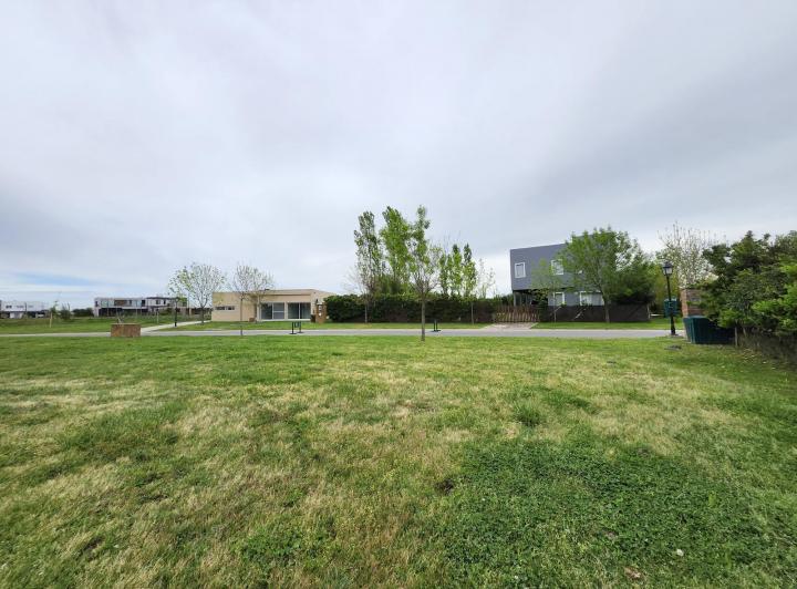 Terreno · 803m²