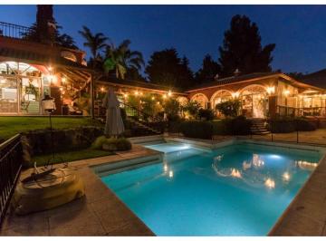 Casa · 900m² · 16 Ambientes · 4 Cocheras · Venta: Exclusiva Casa en Villa del Lago, Carlos Paz, Inmejorable Vista y Ubicación.