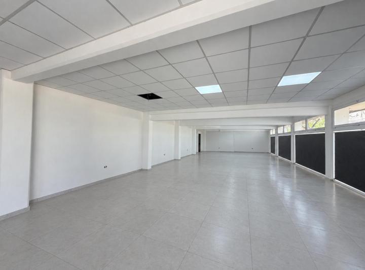 Local comercial · 140m² · 1 Ambiente