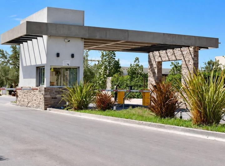 Terreno · 302m²