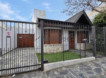 Casa · 160m² · 4 Ambientes · 3 Cocheras · Casa en Chauvin