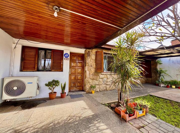 Casa · 118m² · 5 Ambientes · 2 Cocheras