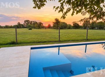 Casa · 141m² · 6 Ambientes · 3 Cocheras · Venta! Casa San Sebastian Area 2 Nuestra Señora del Rosario