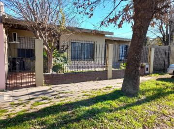 Casa · 108m² · 5 Ambientes · 1 Cochera · Venta Casa Villa Anita Moreno