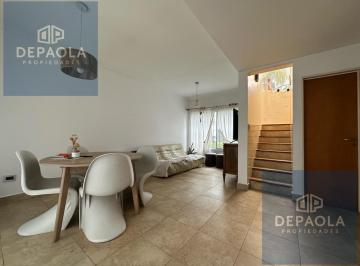 Casa · 67m² · 4 Ambientes · 1 Cochera · Excelente y Tranquilo Dúplex 4 Ambientes