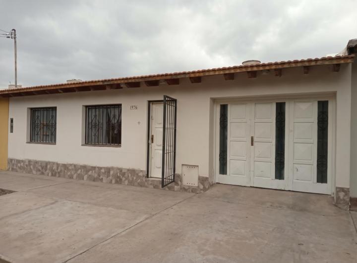 Casa · 140m² · 5 Ambientes · 2 Cocheras