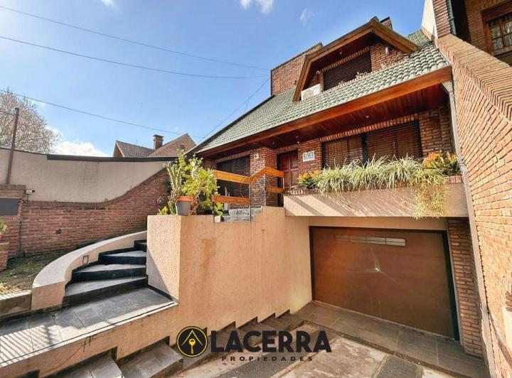 Casa · 286m² · 5 Ambientes · 4 Cocheras