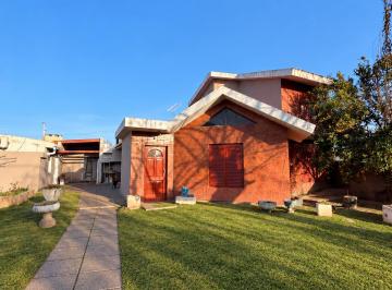 Casa de 10 ambientes, Pilar · Venta Casa de Dos Plantas, con Local Comercial