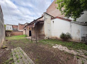 Casa · 83m² · 3 Ambientes · Casa en Venta a Reciclar, Echesortu.