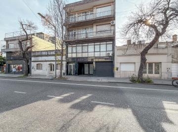 Local comercial · 588m² · 10 Ambientes · 1 Cochera · Edificio Completo con Local Comercial y 2 Unidades de Departamentos