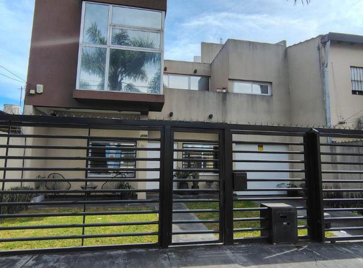 Casa · 150m² · 4 Ambientes · 1 Cochera