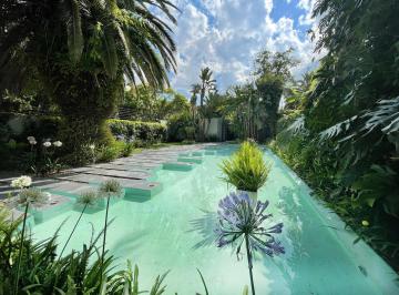 Casa · 760m² · 6 Ambientes · 3 Cocheras · Venta Casa Racionalista en Barranca 6 Ambientes 3 Habitaciones con Jardín Escalonado y Piscina