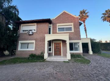 Casa · 150m² · 4 Ambientes · 2 Cocheras · Casa en Funes Hills