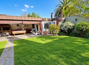 Casa · 150m² · 4 Ambientes · Casa Chalet en Venta en Martin Coronado, Tres de Febrero, G. B. a. Zona Oeste