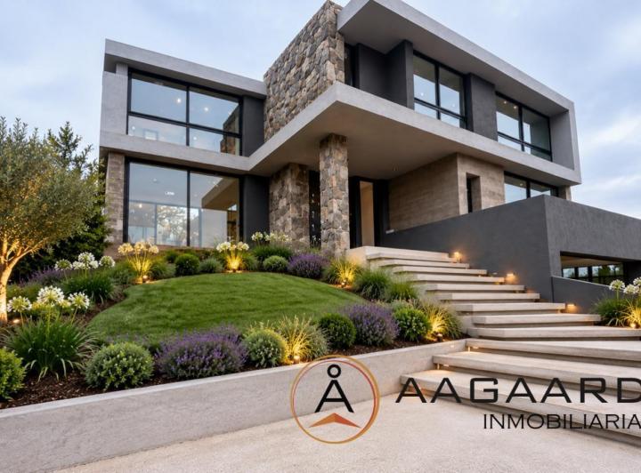 Casa · 400m² · 8 Ambientes · 1 Cochera