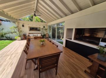 Casa · 257m² · 6 Ambientes · 1 Cochera · Casa en Alquiler Temporario Verano Enero 2027