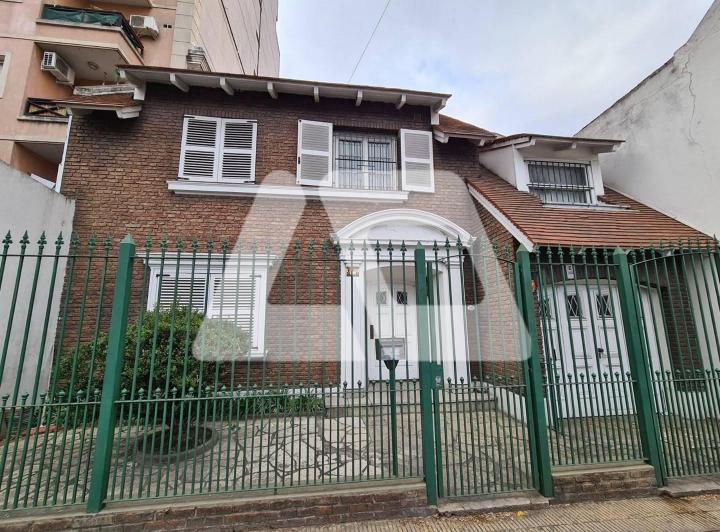Casa · 280m² · 6 Ambientes