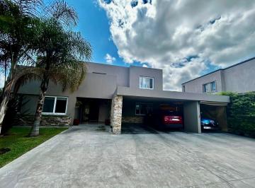 Casa · 199m² · 6 Ambientes · 1 Cochera · Casa Chalet en Alquiler en Ayres Plaza, Pilar, G. B. a. Zona Norte