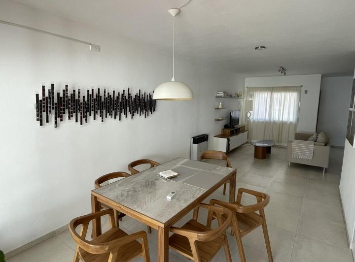 Casa · 140m² · 4 Ambientes · 1 Cochera