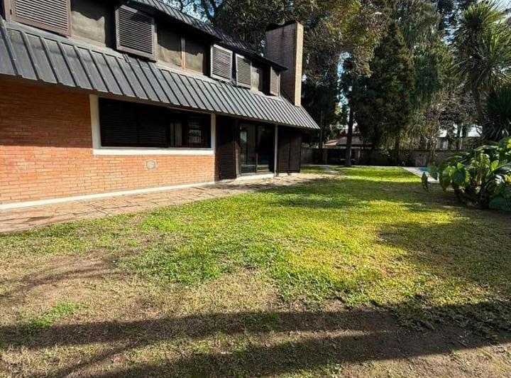 Casa · 130m² · 3 Ambientes · 1 Cochera