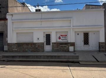 Casa de 7 ambientes, Ciudad de Santa Fe · Casa de 220 m² con Cochera Para 2 Autos, Patio con Asador y Espacios Multifunción