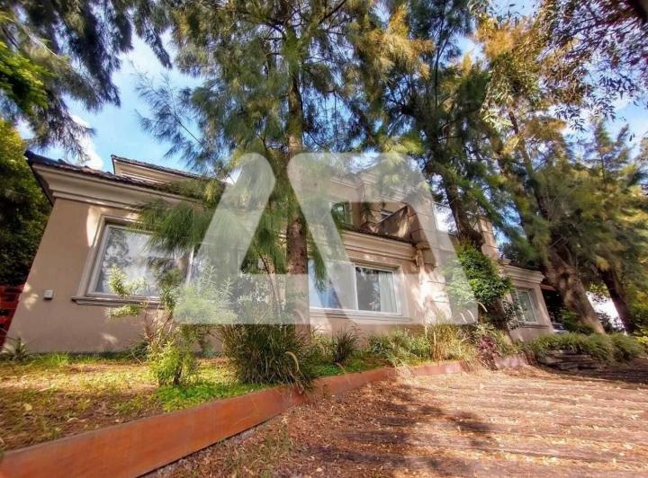 Casa · 340m² · 7 Ambientes