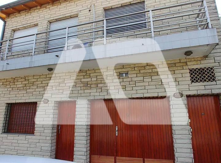 Casa · 200m² · 5 Ambientes · 1 Cochera