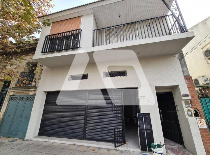 Casa · 180m² · 2 Ambientes