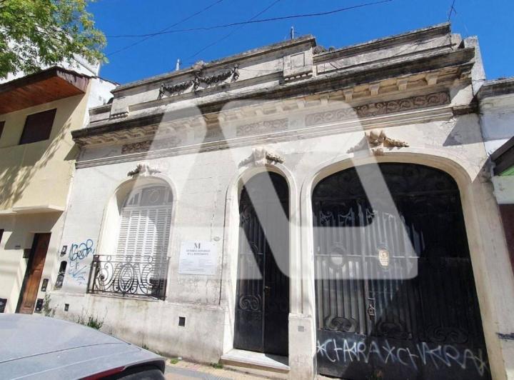 Casa · 200m² · 5 Ambientes