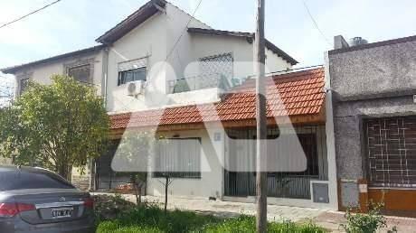 Casa en venta en Lanus Oeste · 4 ambientes