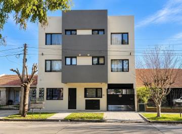 PH · 64m² · 3 Ambientes · 1 Cochera · PH en Villa Primera