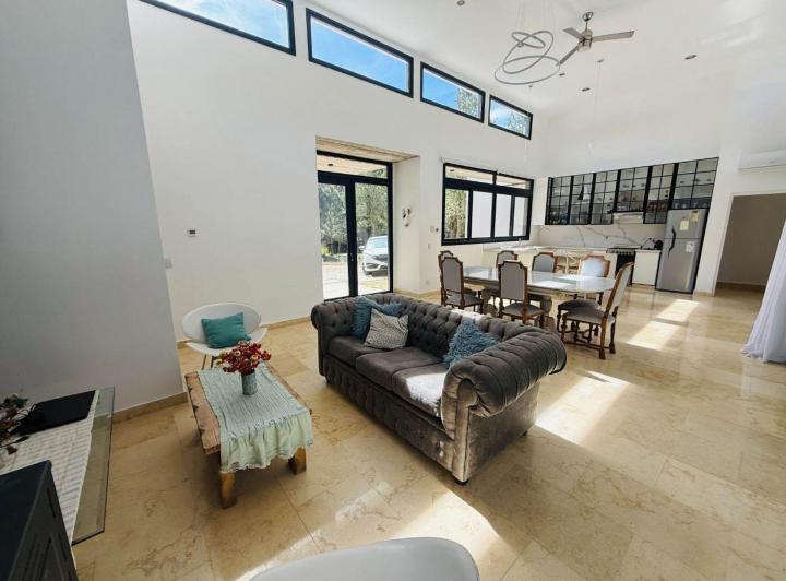 Casa · 220m² · 5 Ambientes