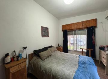 Casa · 62m² · 3 Ambientes · Venta Casa de 3 Ambientes en Máximo Paz con Patio