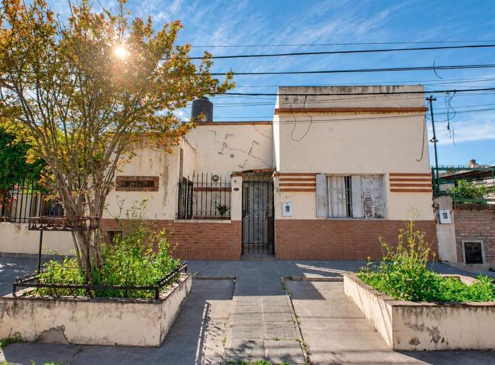 Casa · 140m² · 10 Ambientes