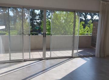Departamento · 81m² · 3 Ambientes · 1 Cochera · Oportunidad. Impecable Departamento Tres Ambientes con Vista a La Piscina