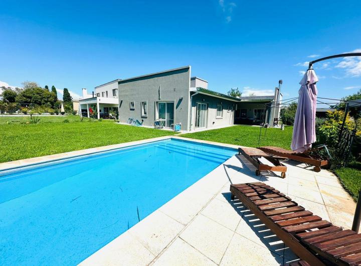 Casa · 195m² · 5 Ambientes