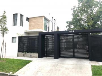 Casa · 116m² · 4 Ambientes · 1 Cochera · Casa 4 Ambientes en Alquiler en Condominio en Ituzaingó