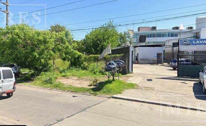 Terreno · 920m²