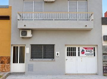 Casa de 5 ambientes, Ciudad de Santa Fe · Casa en Dos Plantas, Renovada y Lista Para Entrar a Vivir.